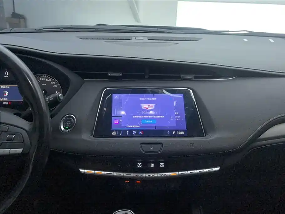 CADILLAC XT4