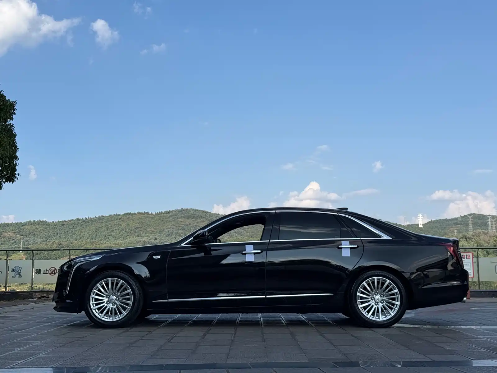 Фото 10 - Cadillac CT6