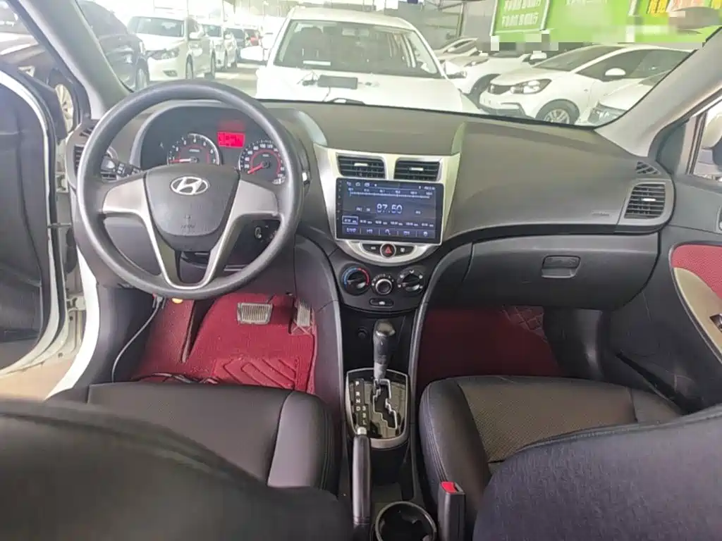 Hyundai Reina 2014 2014 Model 1.4L Automatic GLX