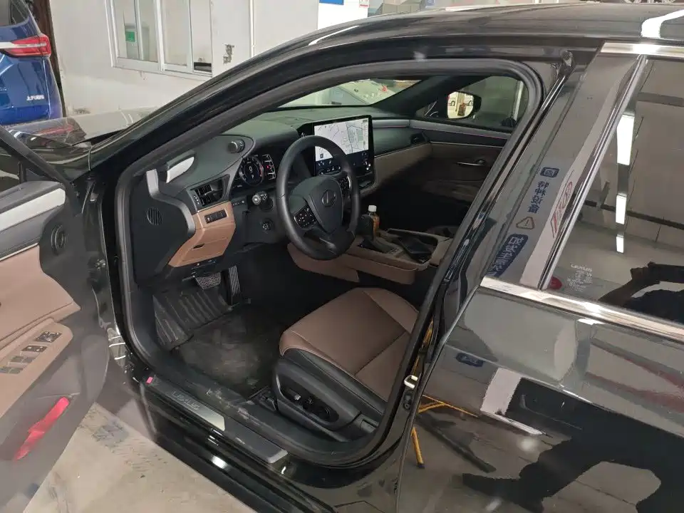 Lexus ES 2026 2025 200 Ultimate Edition