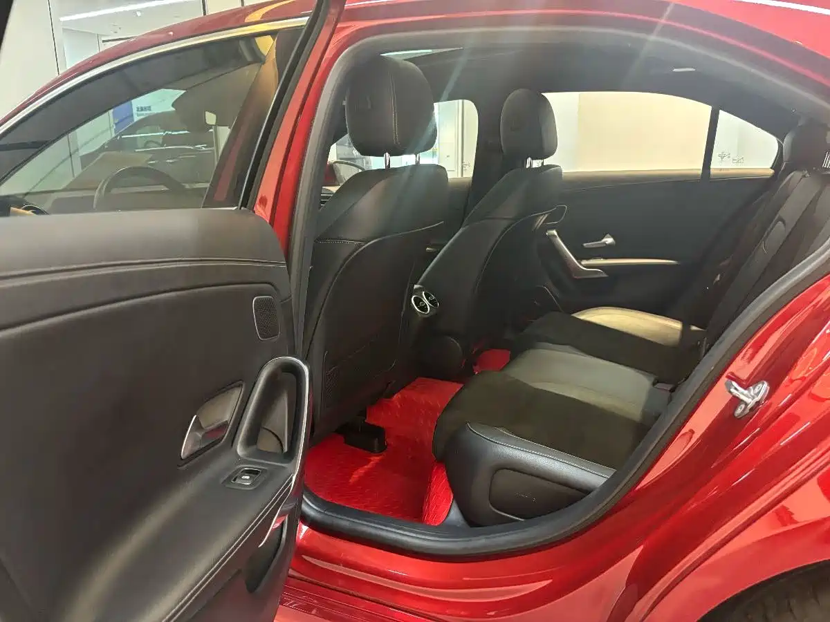 Mercedes-Benz A-Class 2019 A 200 L Sport Sedane Pioneer Special Edition фото 16