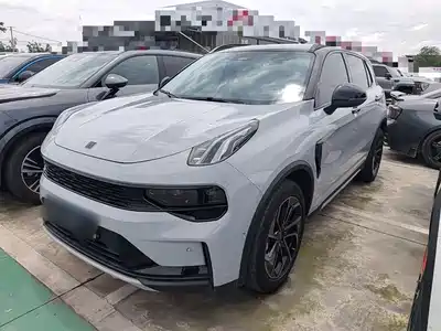 Lynk & Co 01