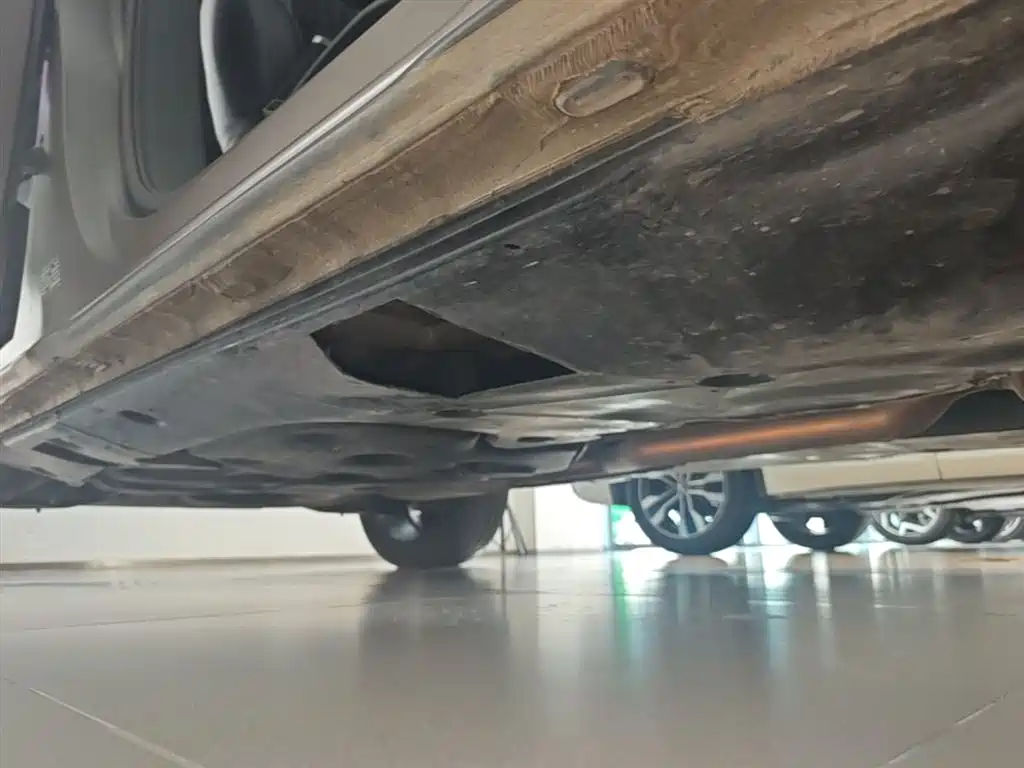 Volkswagen Teramont 2025 Teramont Pro 450TSI 4WD Summit Edition фото 21