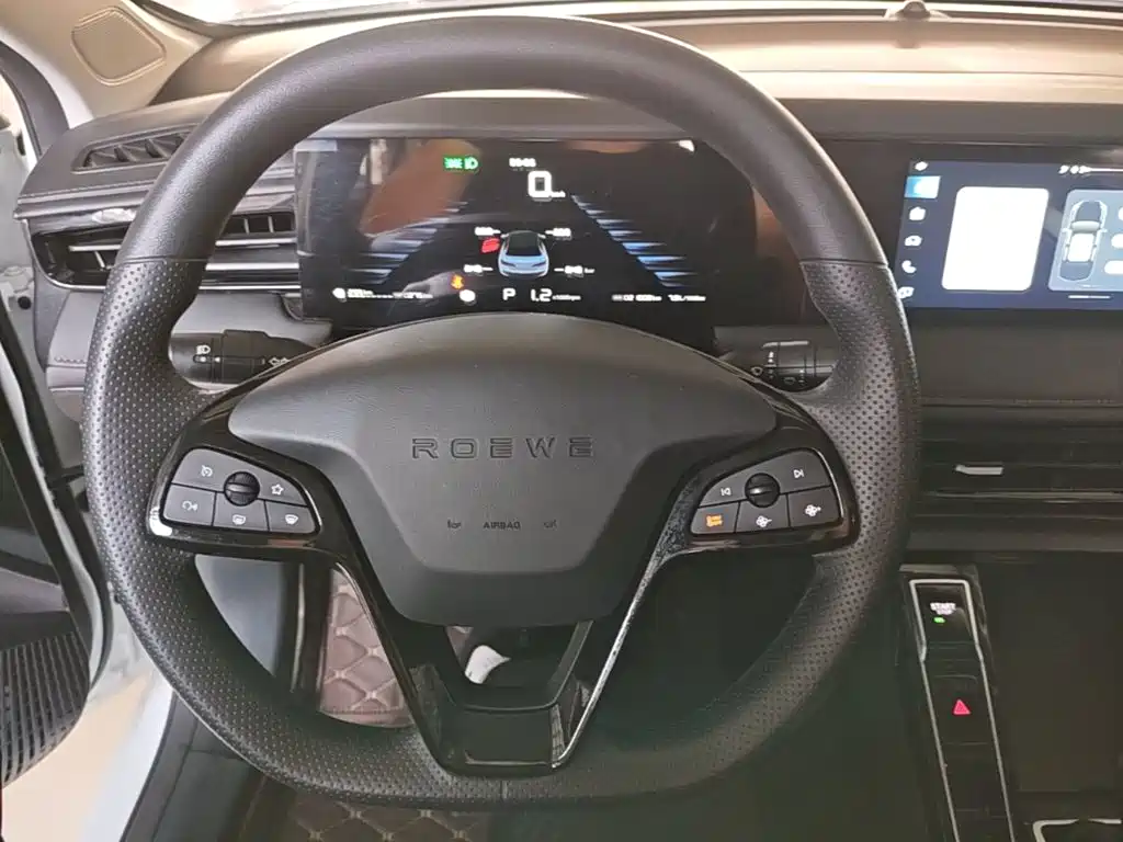 Фото 11 - Roewe i5