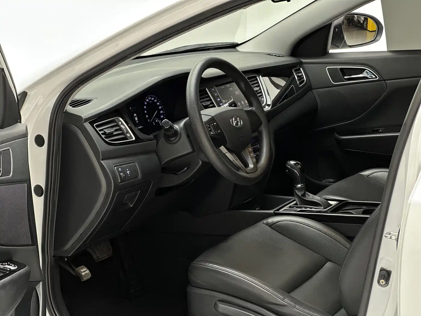 HYUNDAI NAME PICTURE