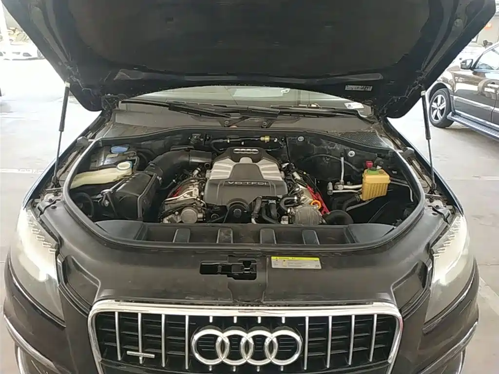 Фото 20 - Audi Q7