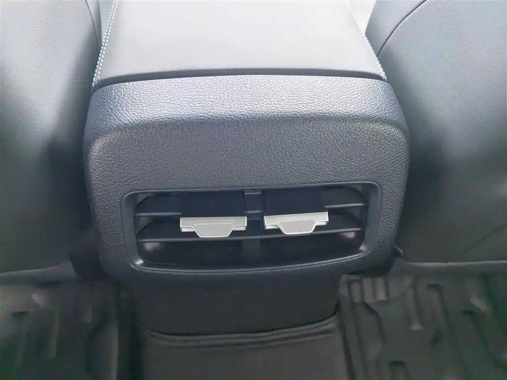 BYD Qin PLUS 2025 DM-i Smart Drive Edition 55KM Surpassing Type фото 12