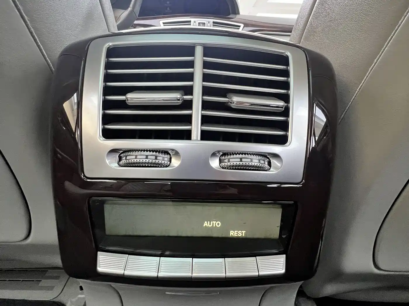 Mercedes-Benz S-Class AMG 2010 AMG S 65 фото 31