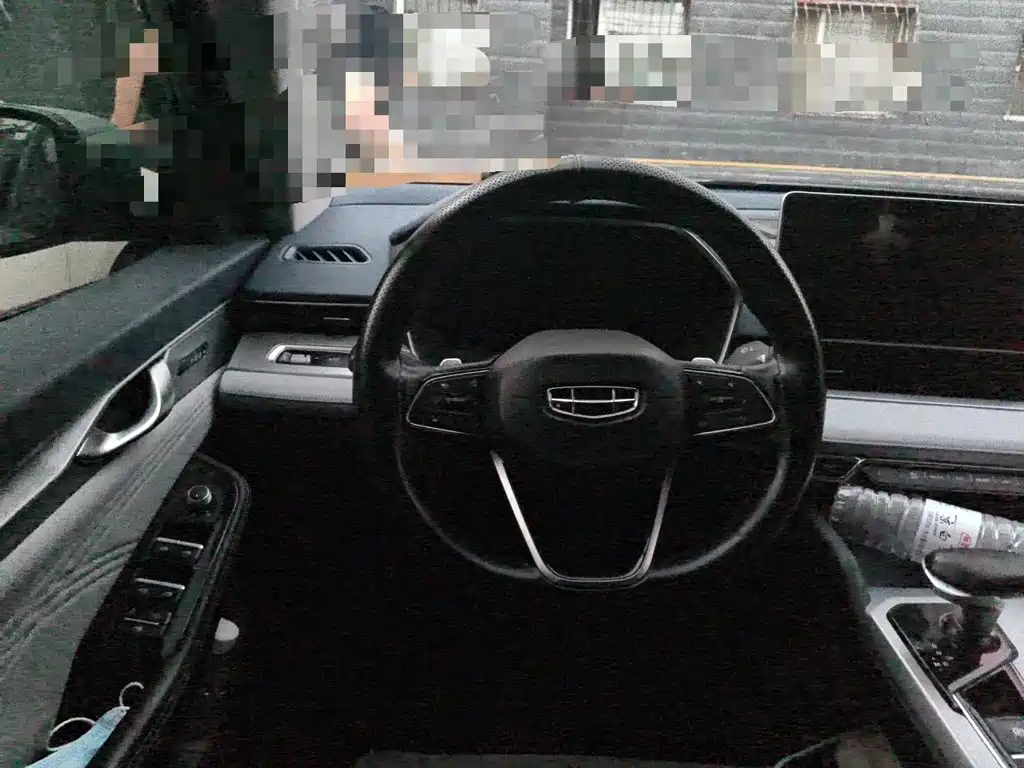 Фото 3 - Geely Preface