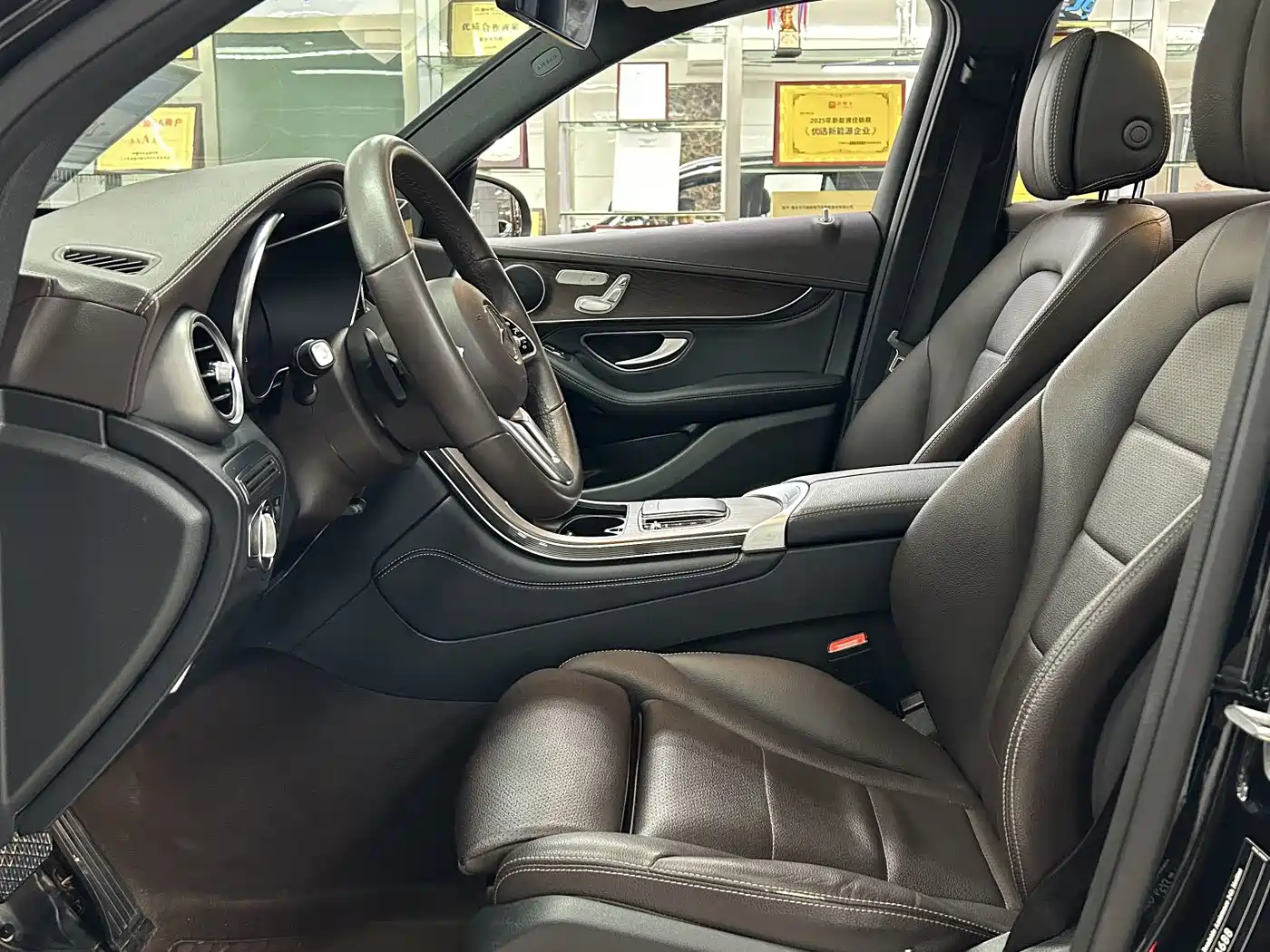 Mercedes-Benz GLC 2020 Facelift GLC 260 L 4MATIC Luxury фото 8