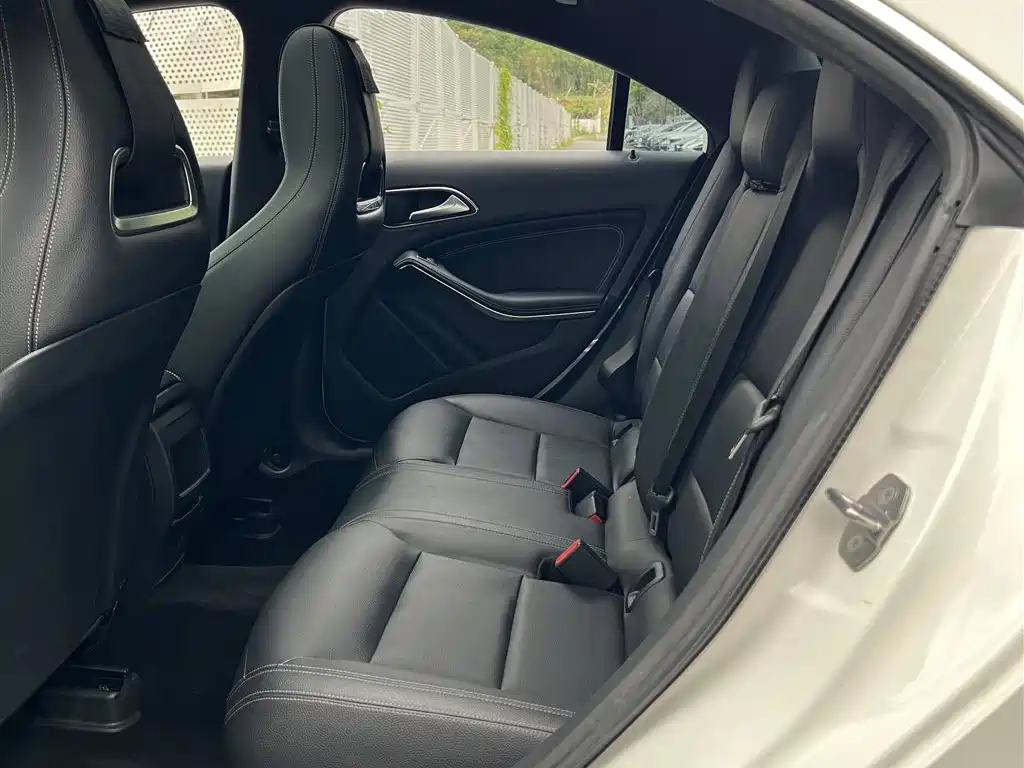 Mercedes-Benz CLA (Import) 2018 CLA 200 Dynamic Edition фото 5