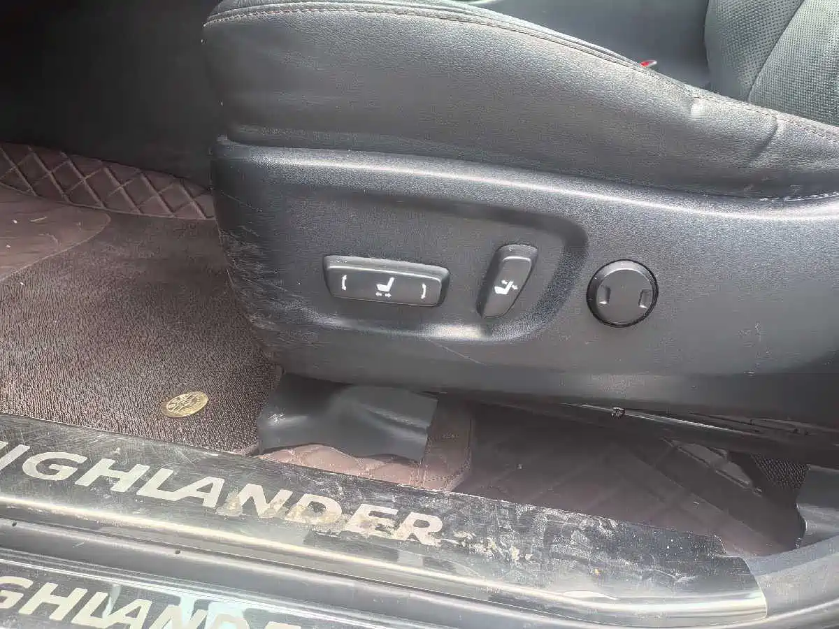 Toyota Highlander 2017 2.0T 2WD Premium 7-Seater фото 15