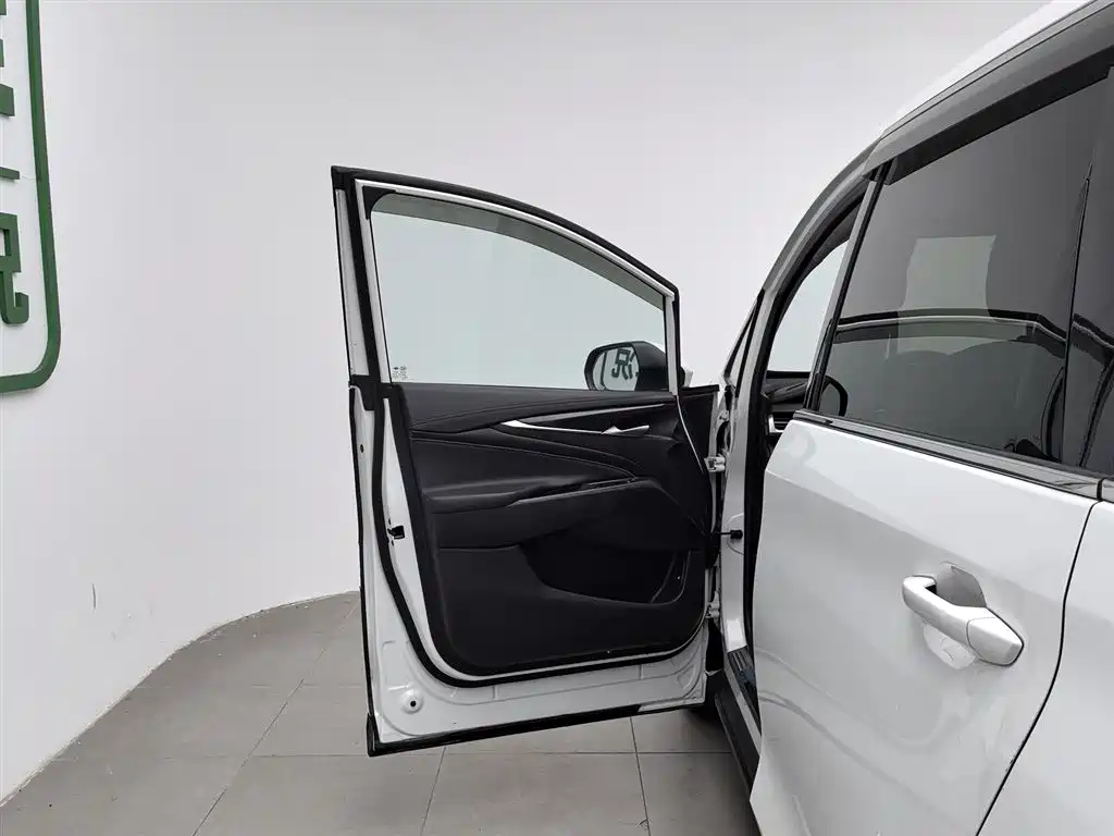 SAIC MAXUS CHASE G50