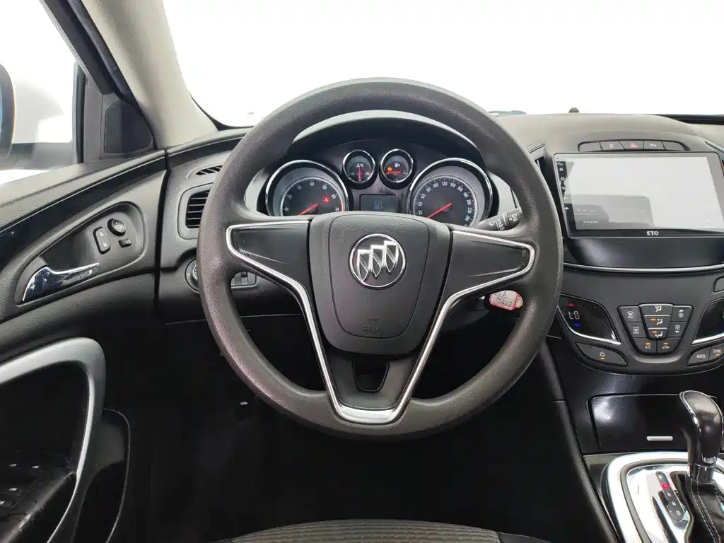 صورة 11 - Buick Regal