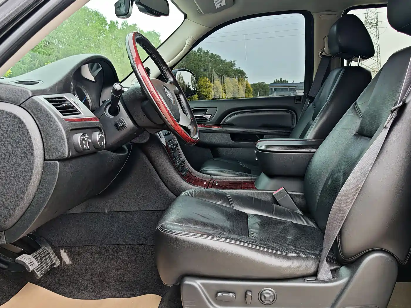 Cadillac Escalade 2010 6.0 Hybrid фото 9