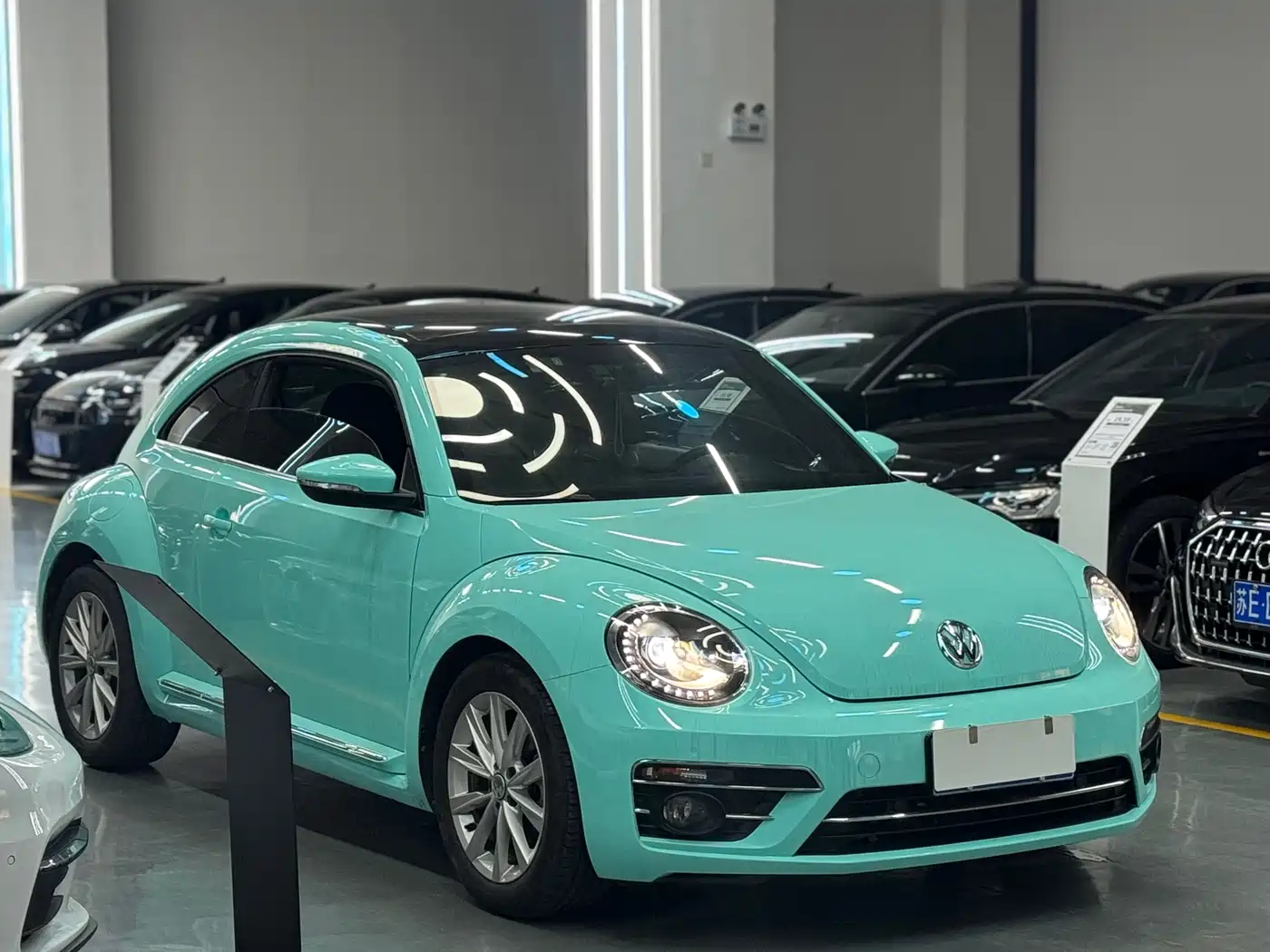 Volkswagen Beetle 2020 2018 180TSI Trend Joy Edition
