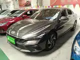 Photo 2 - Hyundai Elantra