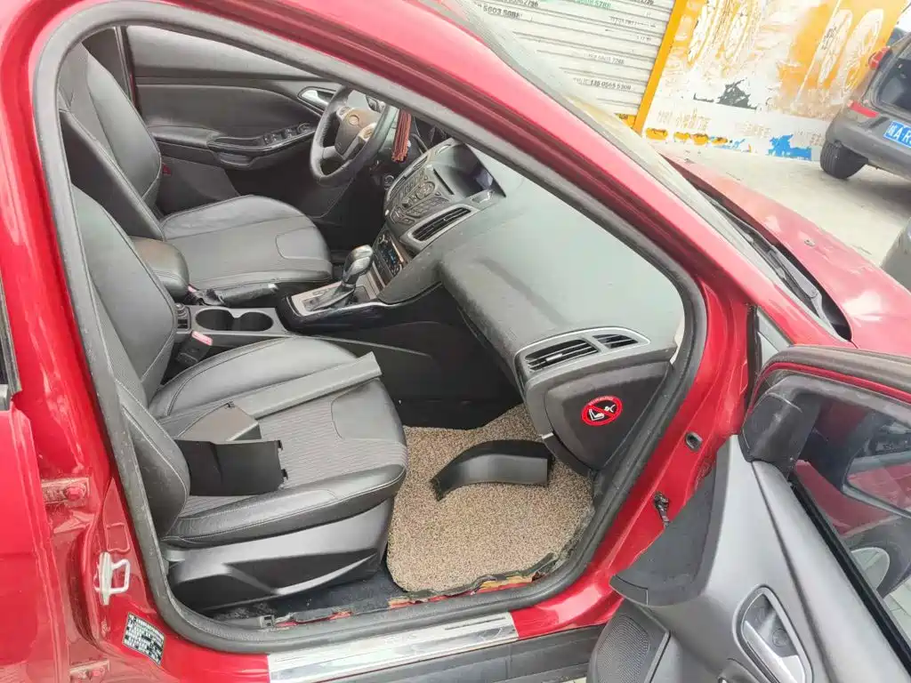 Photo 13 - Ford Focus