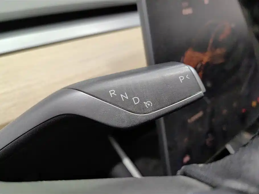 TESLA MODEL 3 (IMPORTED)