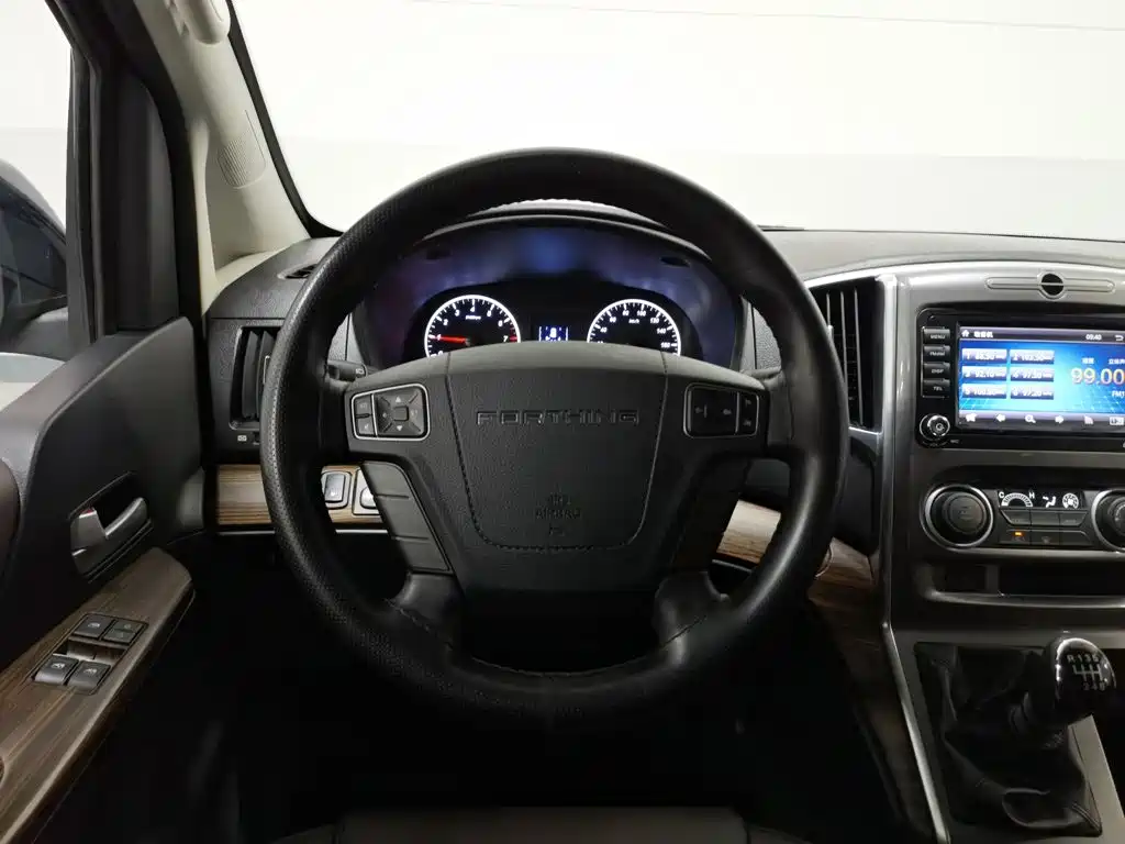 Dongfeng Fengxing Lingzhi PLUS 2022 2021 Wagon 2.0L Manual Luxury 7-Seater