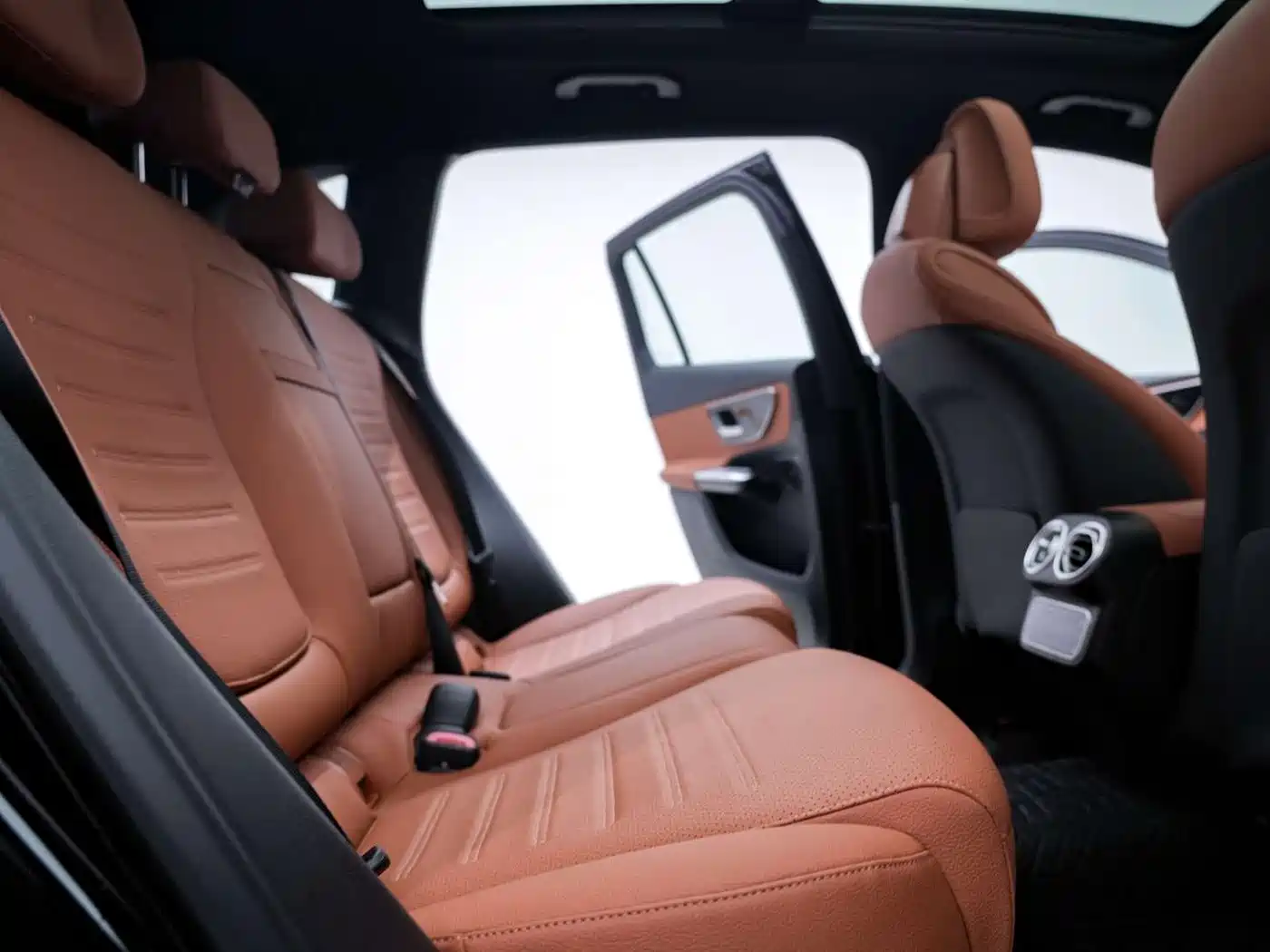 Mercedes-Benz GLC 2025 Model Year GLC 260 L 4MATIC Luxury фото 25