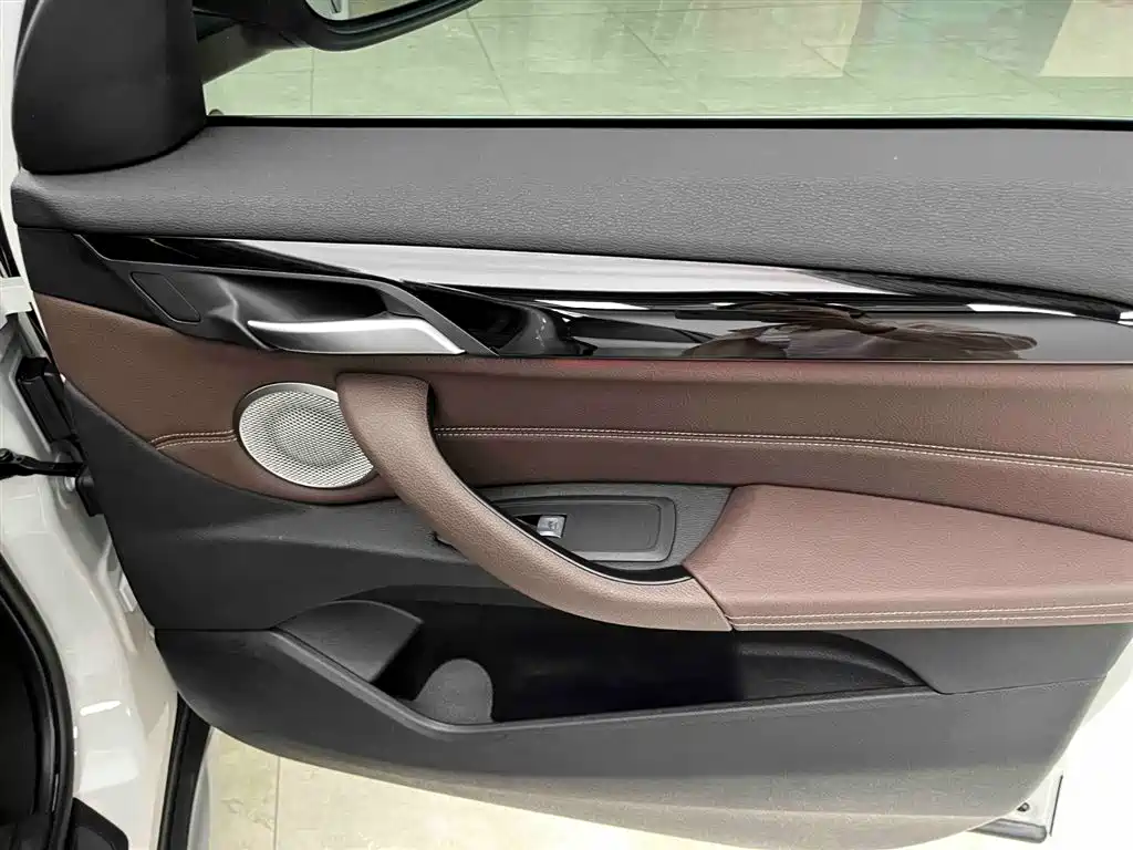 BMW X1 2022 sDrive20Li Fashion фото 10