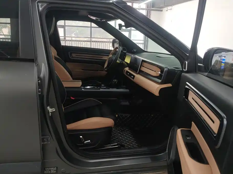 Фото 8 - Geely ICON