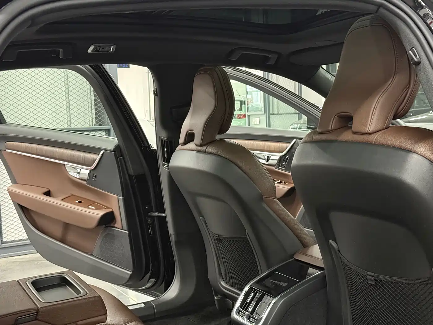 VOLVO S90