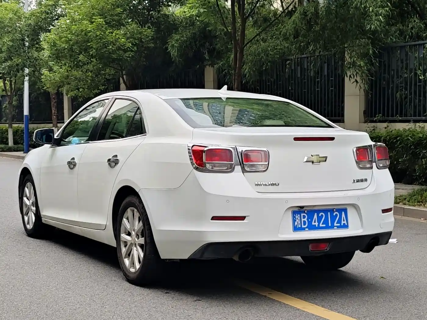 Chevrolet Malibu 2013 2.0L Automatic Luxury Edition фото 3