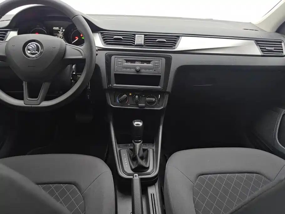 Фото 16 - Škoda Rapid