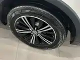 Photo 7 - Volkswagen Tiguan L