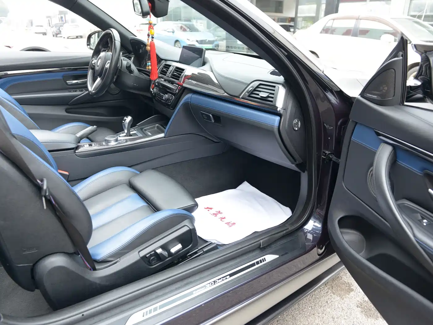 BMW M4 2017 M4 Convertible Fans Limited Edition фото 7