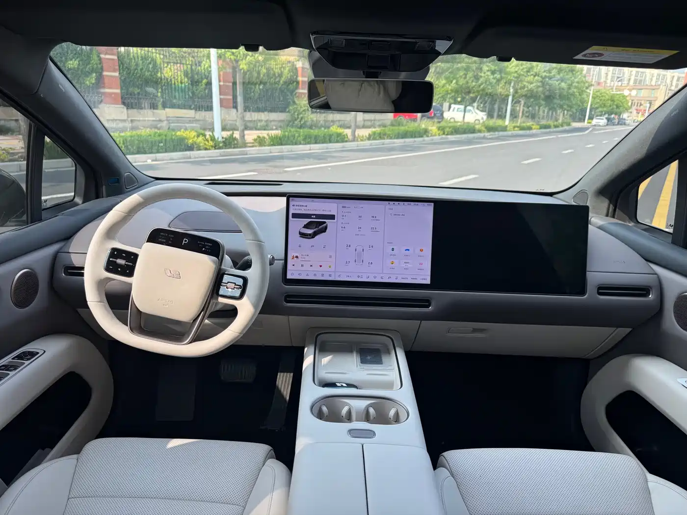 Li Auto i6 2025 4WD Base Model фото 5
