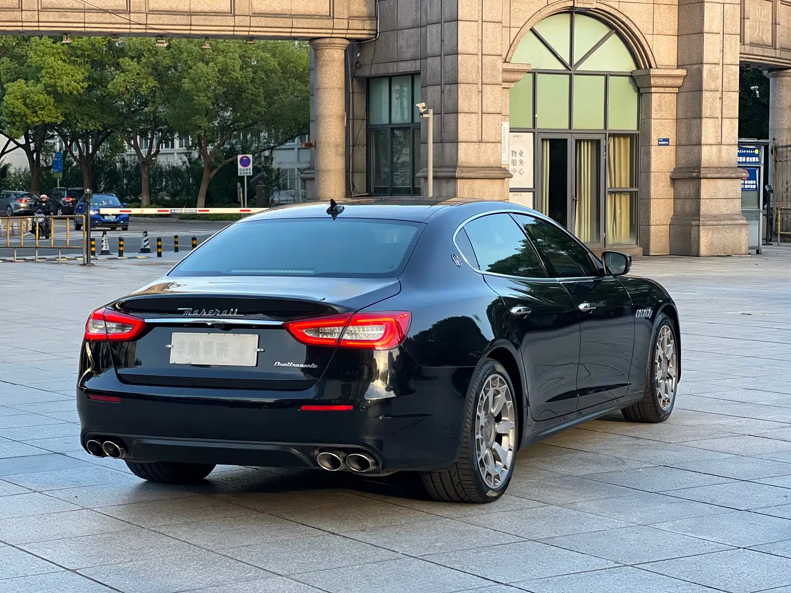 Photo 9 - Maserati Quattroporte