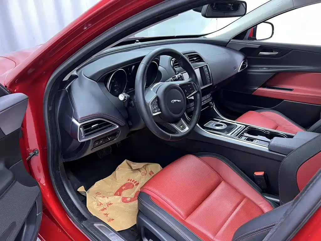 Jaguar XE 2017 2017 2.0T 200PS R-Sport
