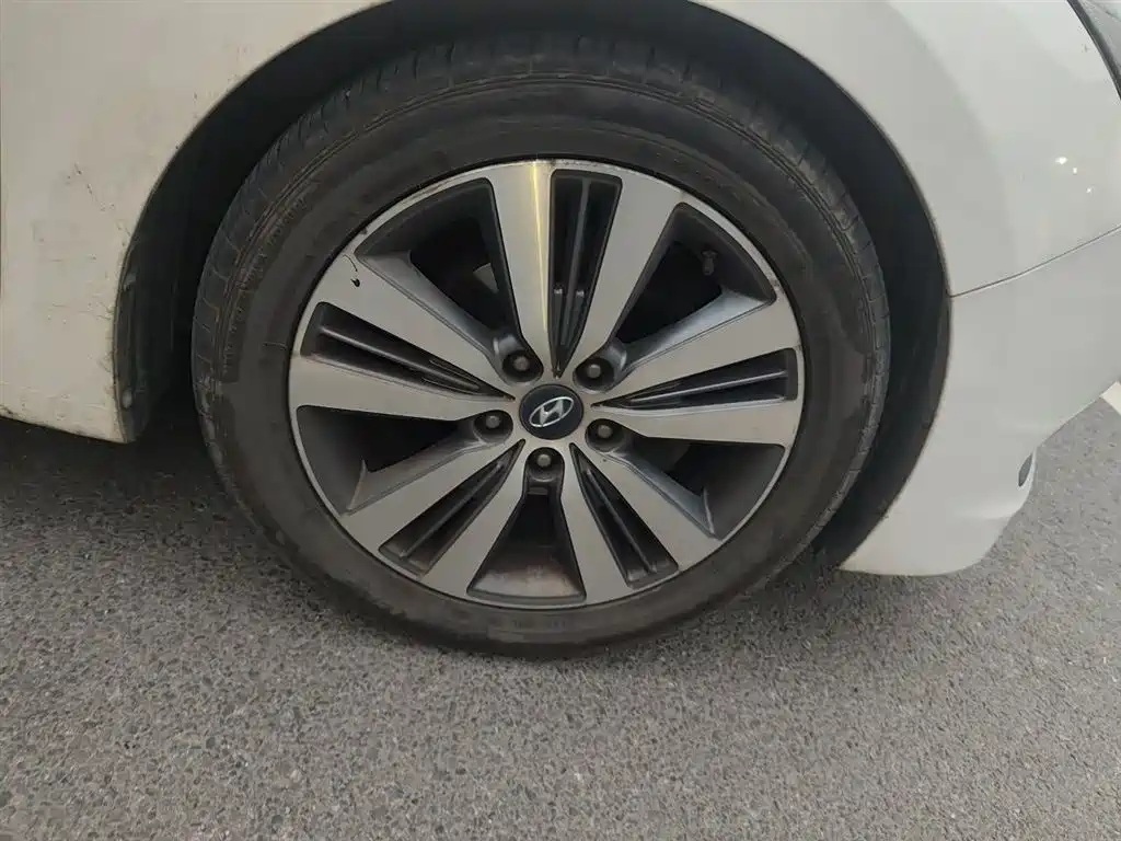 Hyundai Mistra 2014 1.8L Auto Premium DLX фото 23