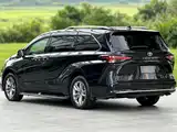 Photo 6 - Toyota Sienna