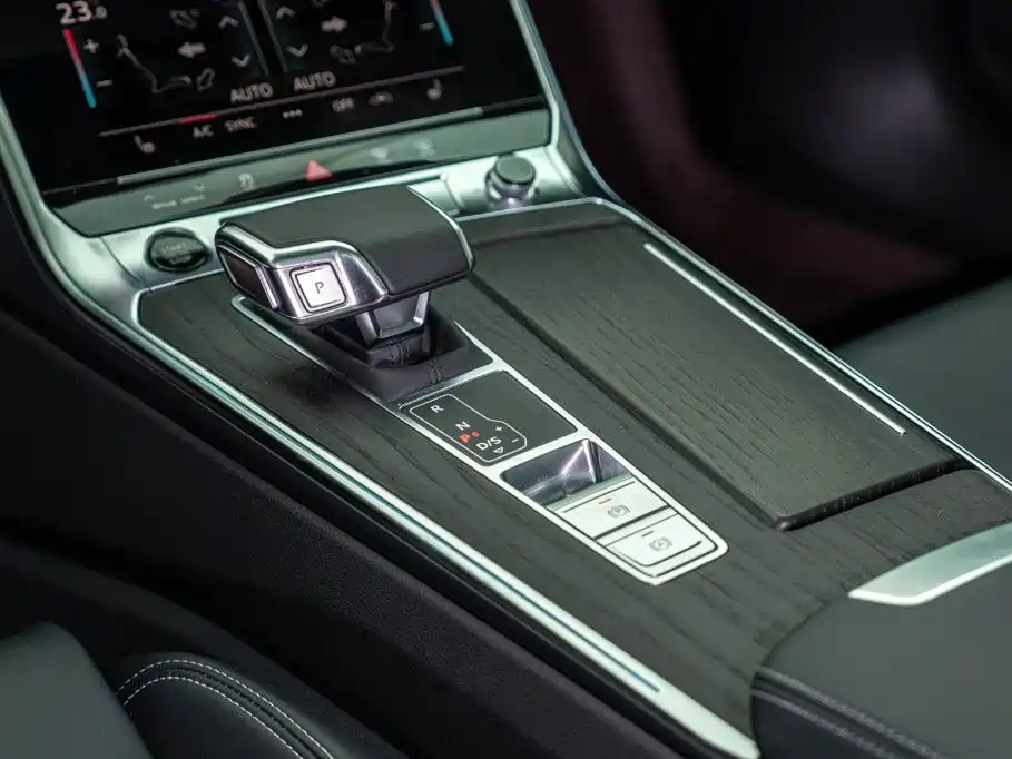 Photo 13 - Audi A6L