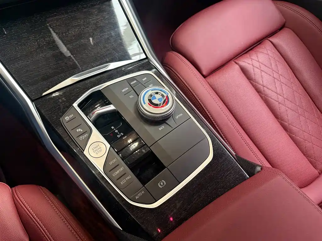 BMW 3 Series 2024 325Li M Sport Package фото 11