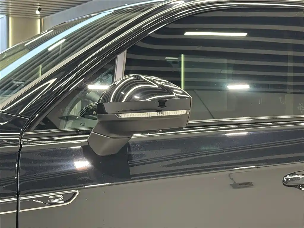 Volkswagen Touareg 2023 3.0TSI R-Line Black Sports Package фото 13