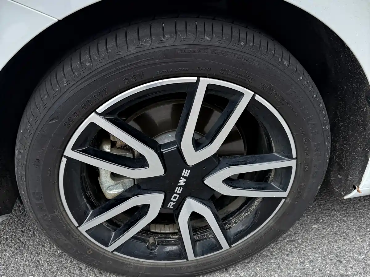 2025 Roewe D6