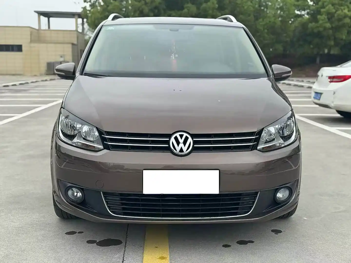 صورة 2 - Volkswagen Touran