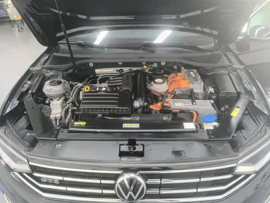 VOLKSWAGEN MAGOTAN GTE PLUG IN HYBRID