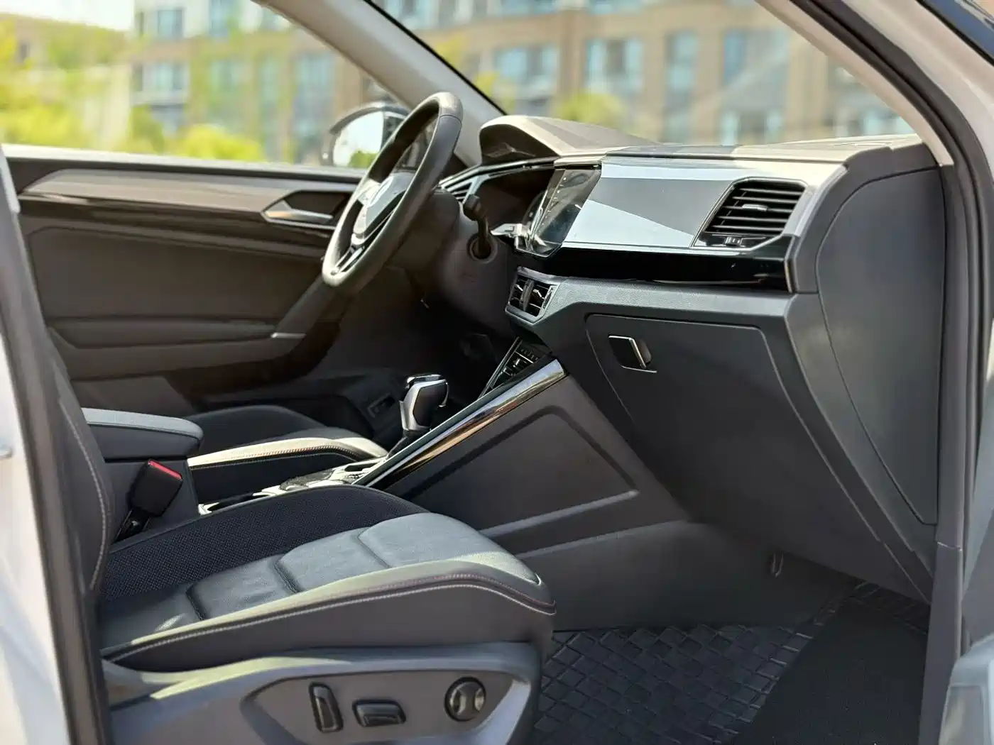 Volkswagen Tayron 2021 330TSI 2WD Luxury Smart Connect Plus фото 7