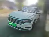 Photo 1 - Volkswagen Sagitar