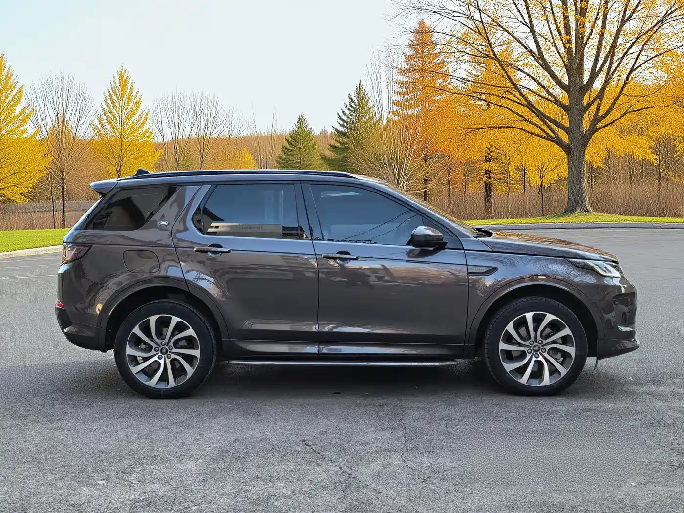 Land Rover Discovery Sport 2022 249PS Metropolis Edition 5-Seater фото 7