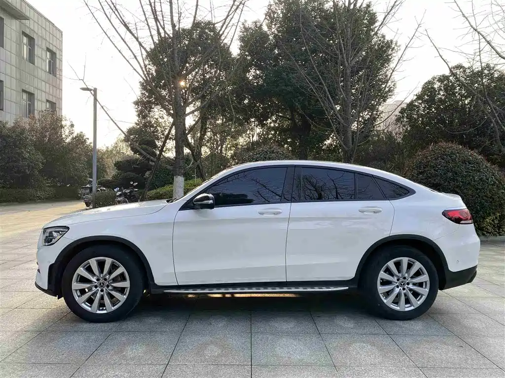 Mercedes-Benz GLC Coupe 2020 GLC 260 4MATIC Coupe SUV фото 5