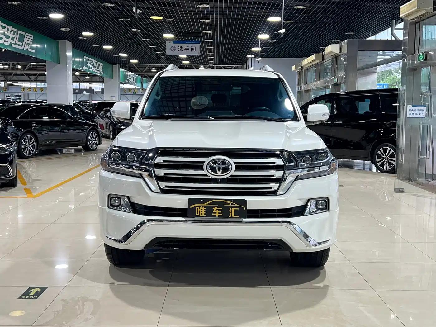 Toyota Land Cruiser (Import) фото 2