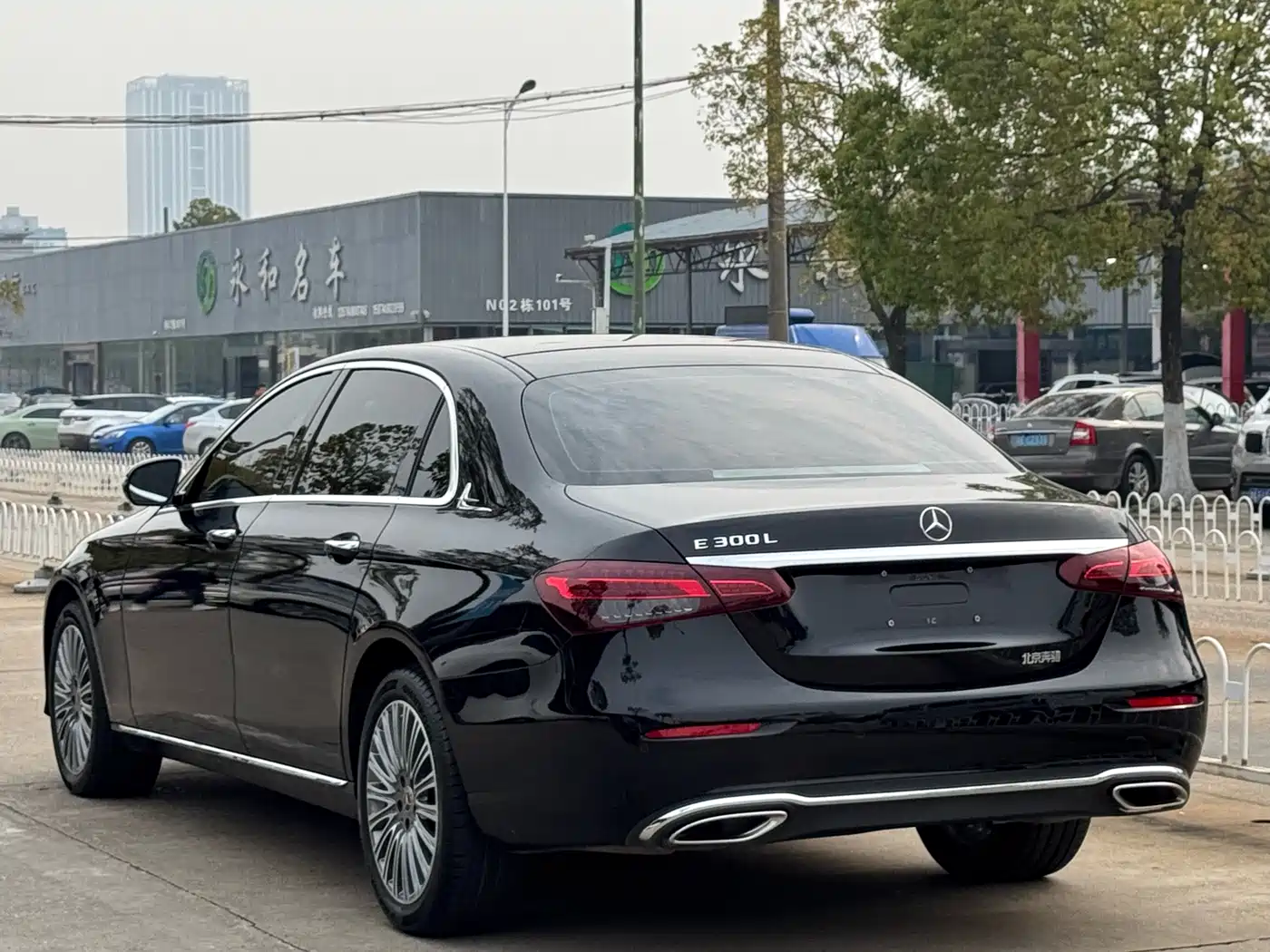 MERCEDES-BENZ E CLASS