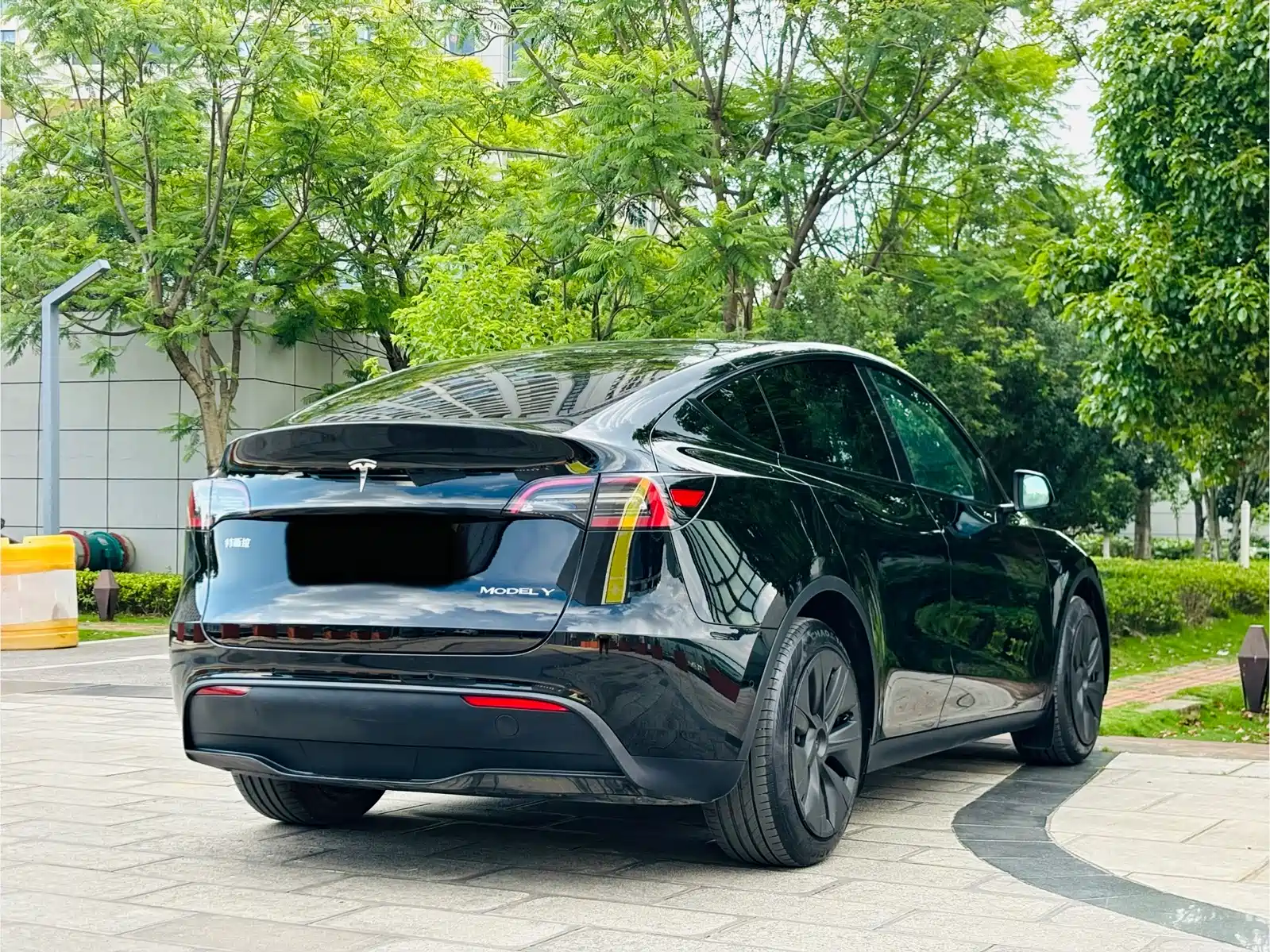 Фото 18 - Tesla Model Y